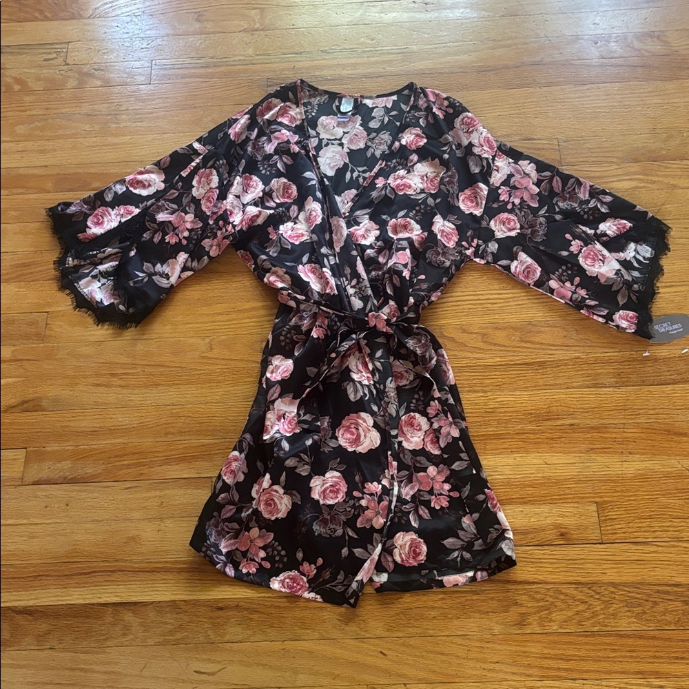 NWT Secret Treasures Floral Patterned Peignoir Nightgown Robe Set - Picture 8 of 11
